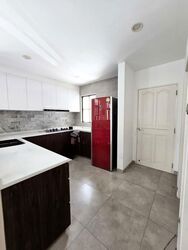 Serangoon Central (D19), Terrace #569328361